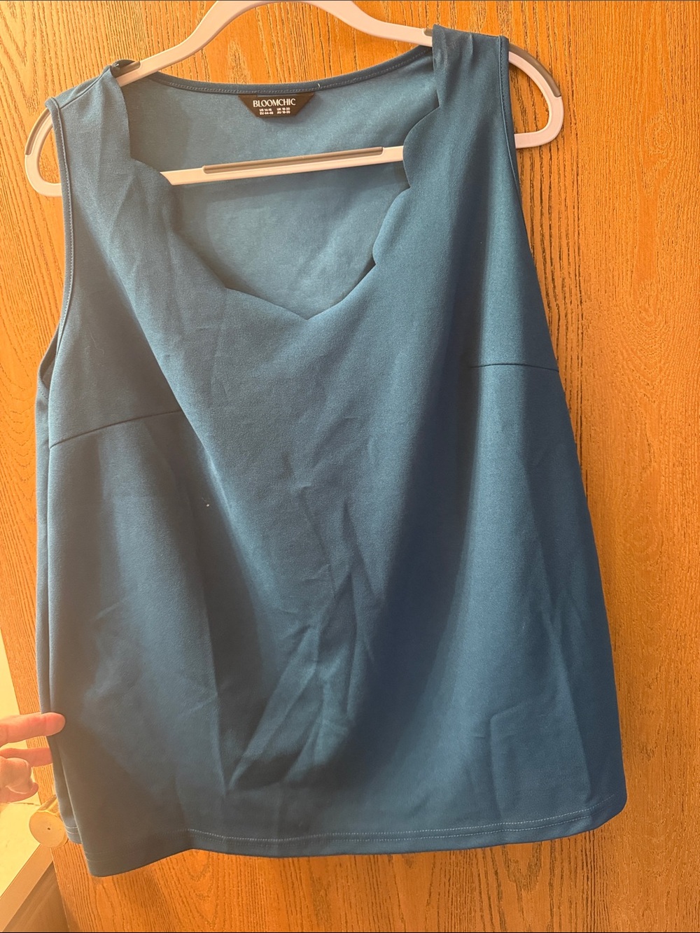 BloomChic Teal V-Neck Sleeveless Tank